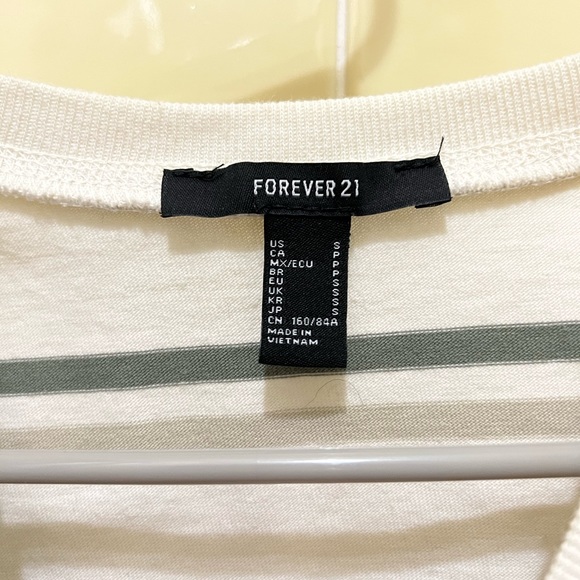 beachy crop top - Picture 3 of 3